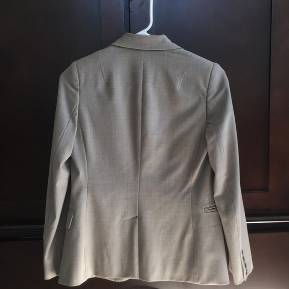 Classic Banana Republic suit jacket & skirt - Picture 3 of 7